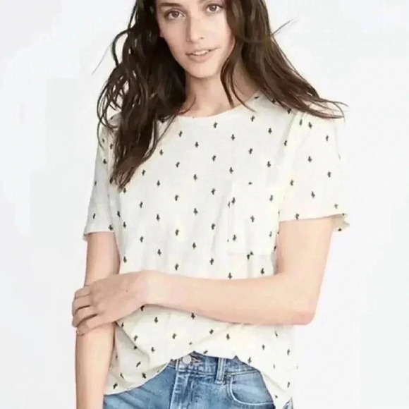 Old Navy Boyfriend Tee with Pocket, Cactus Print T-Shirt, Size M - Picture 1 of 16